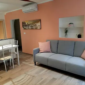 piccola-bomboniera-nel-cuore-di-genova.hotelitalianriviera.com/